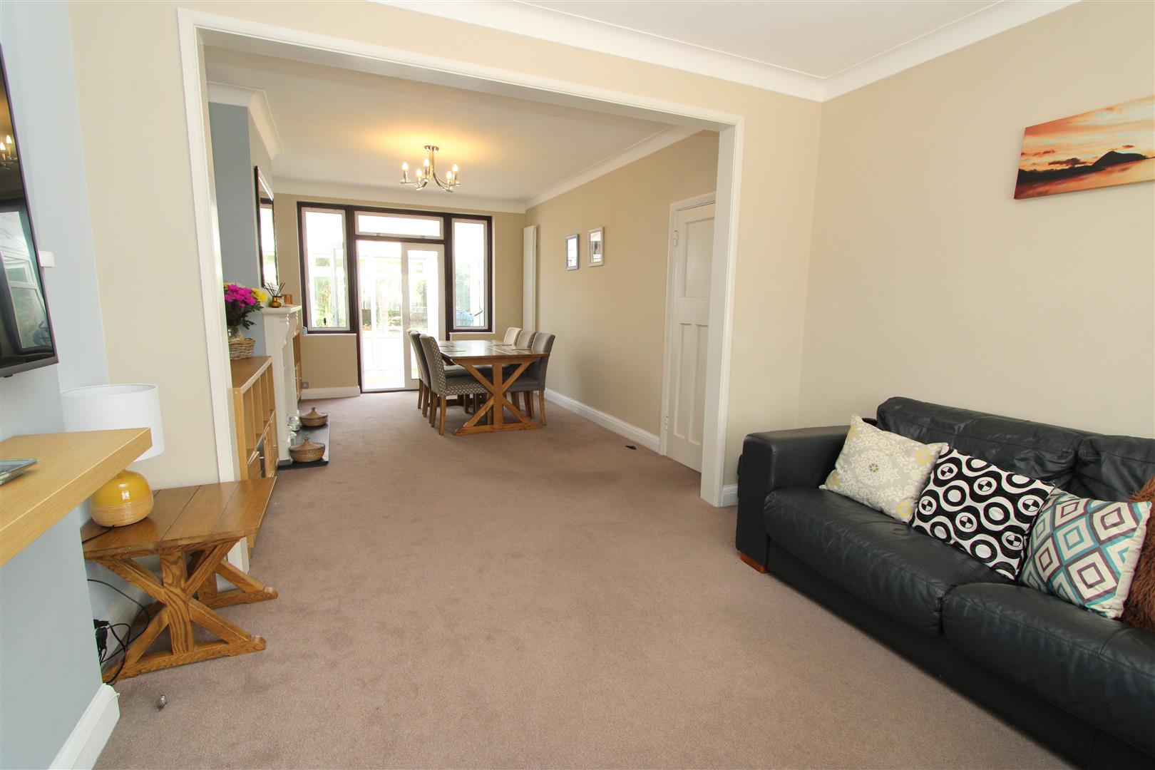 Tritton Avenue, Beddington